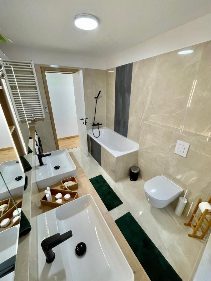 Centropolitan Penthouse #Jacuzzi #Freeparking Apartamento Budapeste Exterior foto