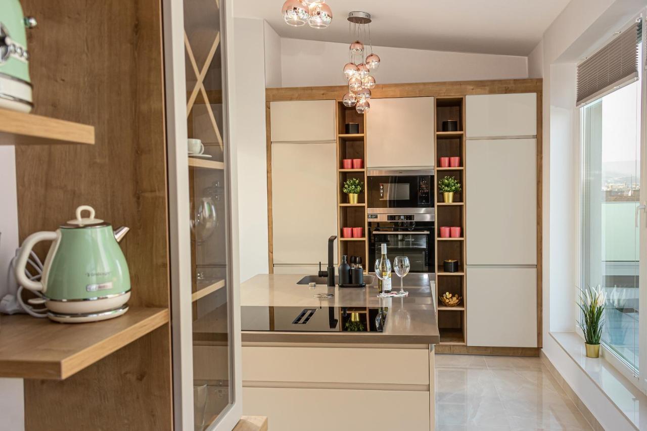 Centropolitan Penthouse #Jacuzzi #Freeparking Apartamento Budapeste Exterior foto