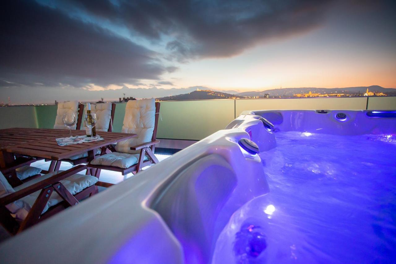 Centropolitan Penthouse #Jacuzzi #Freeparking Apartamento Budapeste Exterior foto